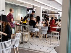 用餐区-肯德基(新佛罗伦萨店)