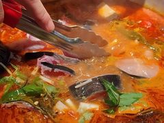 -野山舂·贵州现舂酸汤火锅(鸿通城店)