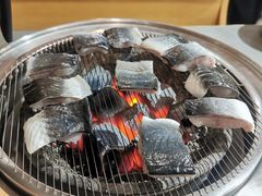 -围炉肉舍•炭烤活鳗•丹东海鲜烤肉(步行街店)