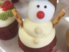 雪人红丝绒纸杯蛋糕-Pantry's Best派悦坊蛋糕(K11购物艺术中心店)