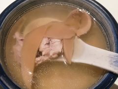 -八府香鸭·啫啫煲(华山路店)