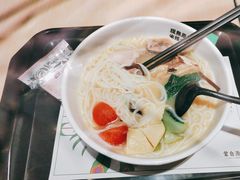 -蒙自源米线大王(东站店)
