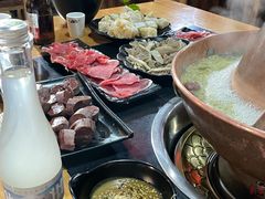 -果松木炭酸菜铜火锅·外婆参鸡汤