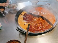 -鹿鸣山草本茶香火锅(园西路店)