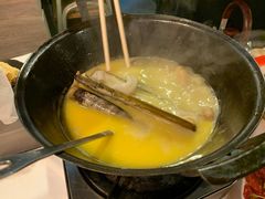-鲜入围煮花胶鸡海鲜火锅
