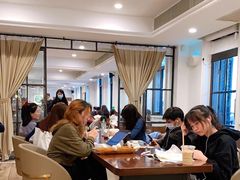 大堂-星巴克臻选(广州沙面店)