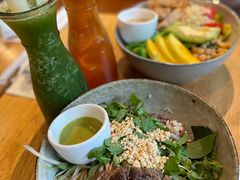 泰式煎牛肉泰碗配绿咖喱酱-Wagas沃歌斯(环贸店)
