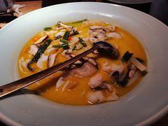 QQ酸汤鱼-蜜桃餐厅·伴山(绿宝广场店)