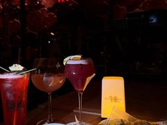 -FOUR PLAY BAR