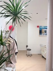 -舒欣头疗·俏丝谧语 白发脱发专业护理 