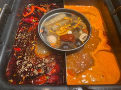 -老牌坊云南鱼豆花火锅(哈西万达店)