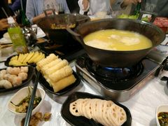 -鲜入围煮花胶鸡海鲜火锅