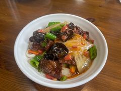 -歹歹的加个面过油肉拌面