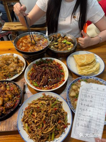 景德镇真诚分享无广。。。地地道道的家常菜\n