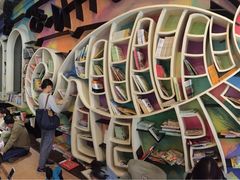 -钟书阁(松江泰晤士小镇店)