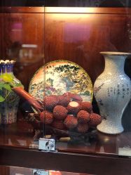 -灵彩珠宝(朗香街店)