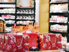 零售区-良品铺子(五角场万达店)
