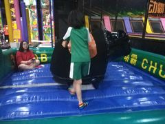 -嘿哟动霸CHUA·新潮玩运动娱乐中心·蹦床滑冰团建乐园