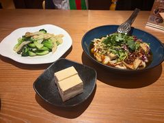 -耶里夏丽·丝路国际·新疆餐厅(浦东区东方路店)
