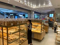 面包甜点陈列柜-面包新语(滨湖万达店)