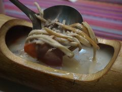 -香巴拉云南餐厅(华莱坞店)