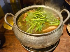 -Cuc Gach Quan Restaurant