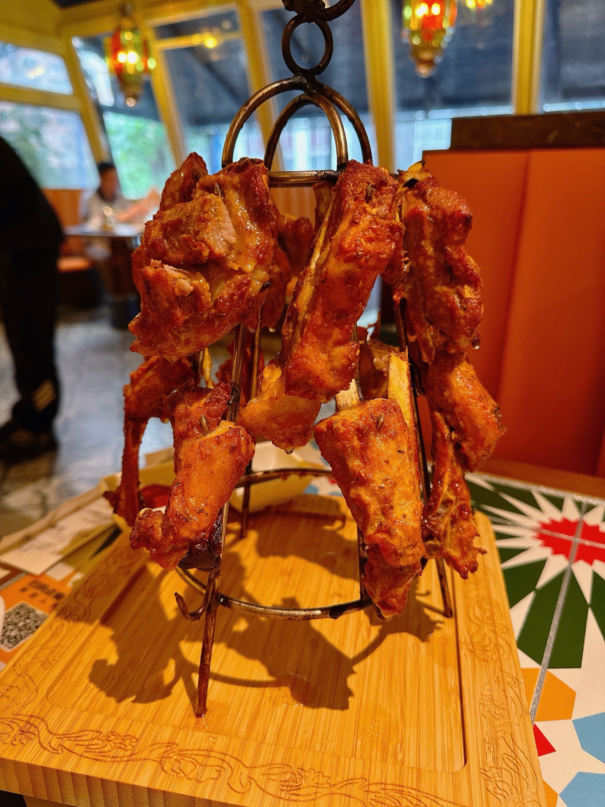 有很多新菜品一如既往的好吃,店员麦尔丹服务很到位热情周到,下次还会