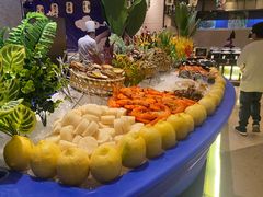 -广州万富希尔顿酒店·感趣自助餐厅·金秋蟹宴生蚝海鲜刺身
