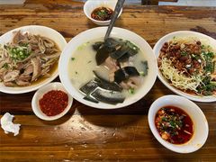 -中和裴氏蹄花(府河路店)