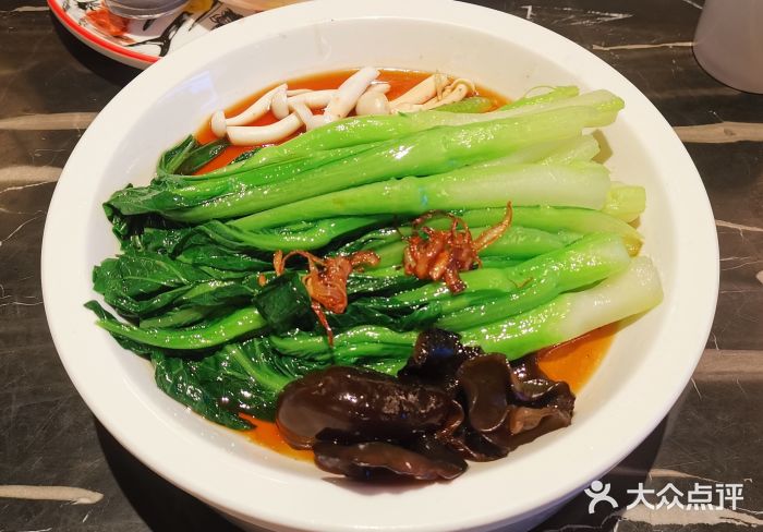 新白鹿餐厅(虹桥南丰城店)白灼菌菇菜心图片