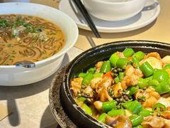 -荣小馆(椒江青悦城店)