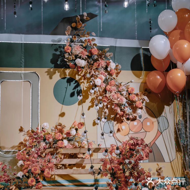 有顶可爱温馨｜[吐]撞色婚礼