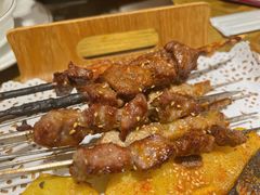 精品羊肉串-聚串门儿·东北烧烤(信义坊店)