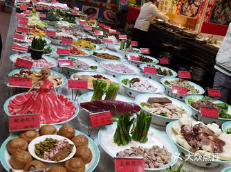 同事们来自五湖四海吃不惯本帮菜,那就吃农家乐吧