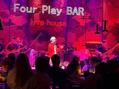 -FOUR PLAY BAR