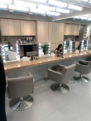 -Z.X HAIR SALON张新美业