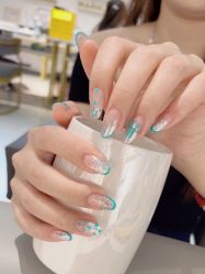 -丽心自助美甲美睫