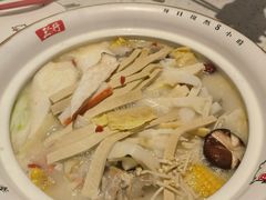 -三人行骨头王火锅(长寿店)