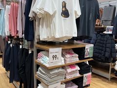 -优衣库(石家庄裕华万达广场店)