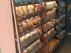 面包架-全家便利店(东直门店)