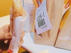 -麦当劳(广州南站B10检票口楼上)