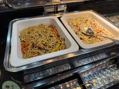 炒饭配炒面-大佛寺高级素食自助餐厅