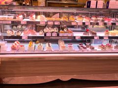 -巴黎贝甜(大宁国际商业广场店)