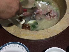 -双廊杨记石锅鱼石锅牛肉