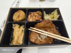 -上海跨国采购会展中心