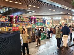 -瑞虹新天地月亮湾