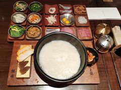 银米·来吃一碗好米线-银米·云南传统过桥米线(双廊黑金冠店)