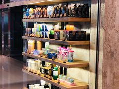 零售区-星巴克臻选(湖滨道店)