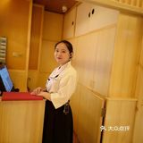 牛眼肉和五花肉肥瘦相间，经服务员的烤炙，香气扑鼻
