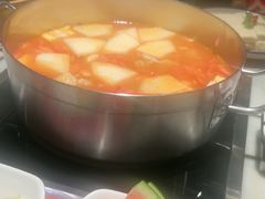 -尚尚仙·酸汤猪手·猪肚鸡火锅(华联万柳购物中心店)